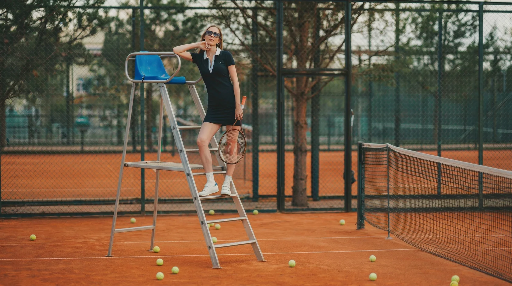 Тренировка на теннисном корте